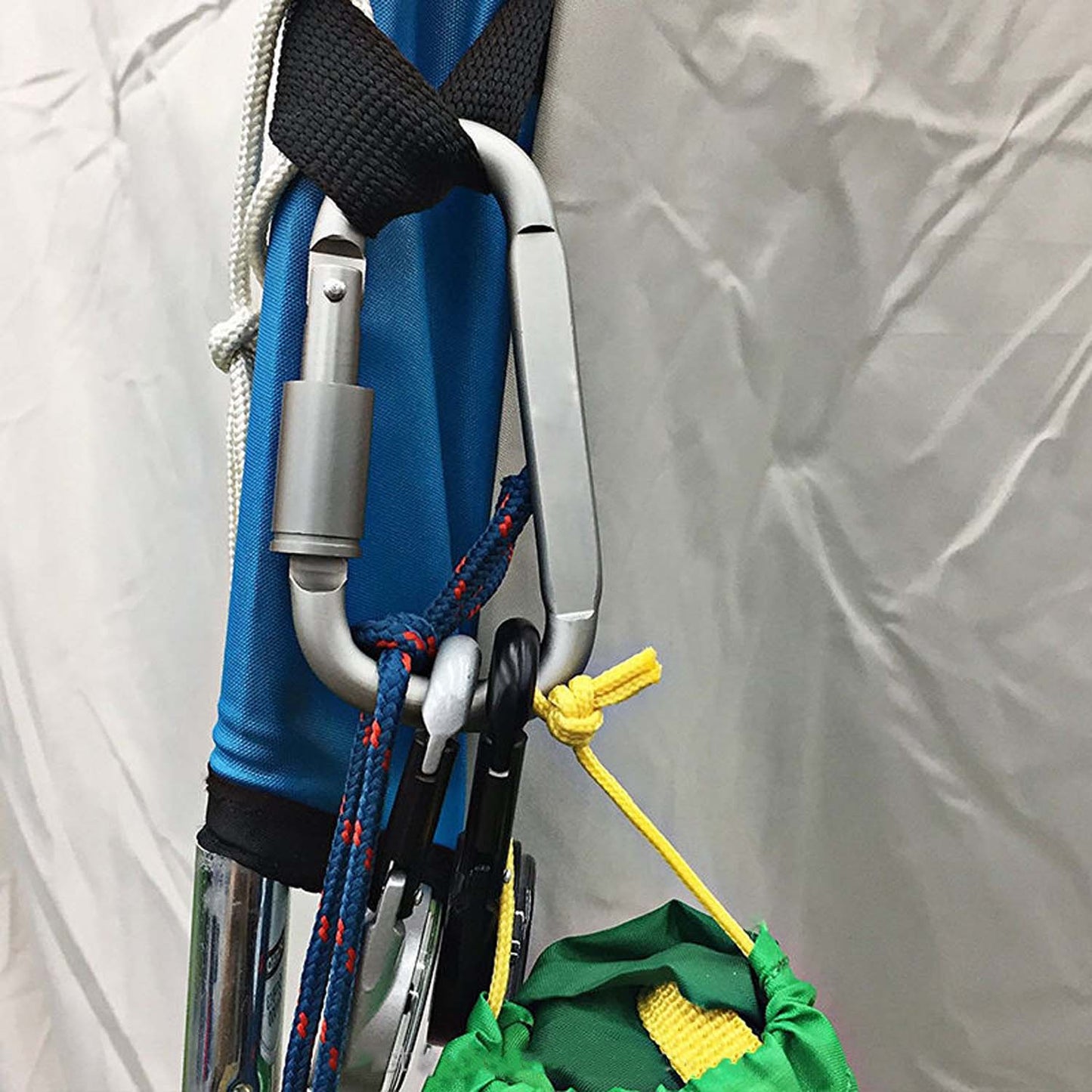 Premium Heavy - duty Metal Carabiner Hook With Screw Lock (1 Pc) - click & collect